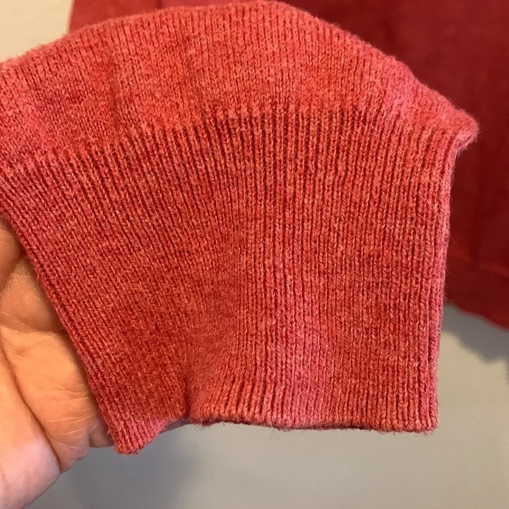 J. Crew Cotton with Cashmere V neck Sweater. Coral Color. Size Medium.‌‌‌‌‌‌‌‌‍‍